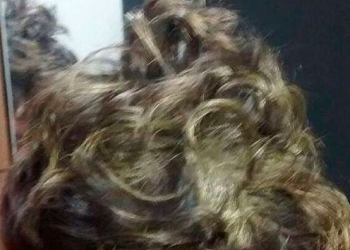 Grupo invade loja, faz 6 reféns e pinta cabelo de vítima em assalto