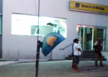 Quadrilha explode Banco do Brasil de Nova Soure