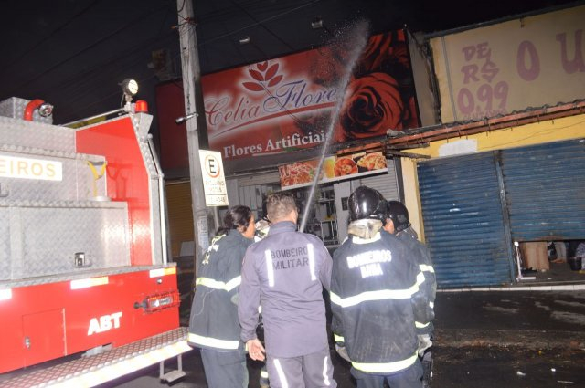 Incêndio atinge loja de flores no Feiraguay