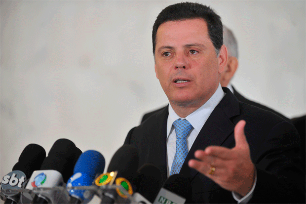 GO – Governador nomeia PM acusado de cometer 15 homicídios para comando do policiamento