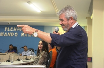 Reisson acha que a mudança tem que começar agora. 