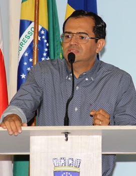 Cléber Couto presta serviço de assessoria jurídica a vários municípios ha mais de 20 anos. Garante saber o que é gestão pública. 