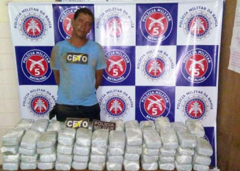 Motorista é detido depois de ser flagrado transportando cerca de 100kg de maconha