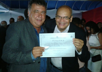 Ex – docente do Campus XIV da UNEB recebe título de Docência por Excelência no Ensino Superior