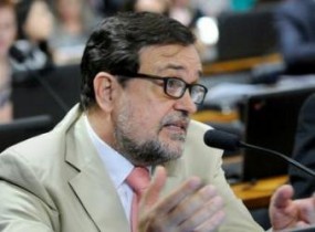 Apesar de confirmar a desfiliação, o senador não divulgou o destino partidário.