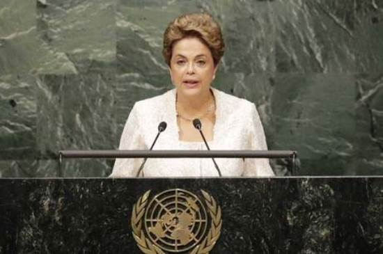 Senado define comissão do impeachment; 70% são a favor