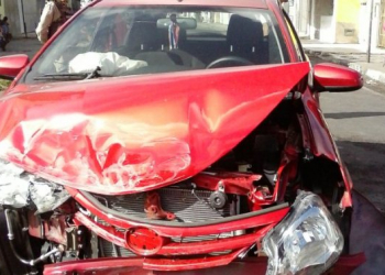Colisão entre dois veículos mata serralheiro em Feira de Santana
