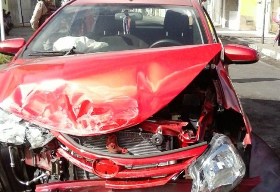 Colisão entre dois veículos mata serralheiro em Feira de Santana