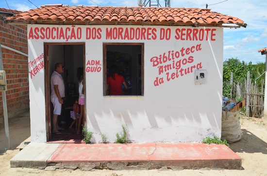 Casa onde funciona a biblioteca, em Serrote.