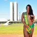 Mulher de novo ministro do Turismo tira a roupa em protesto