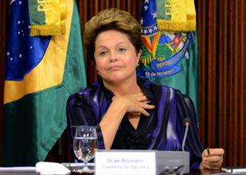 Senadores entregam carta a ministro pedindo que Dilma apoie novas eleições