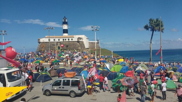 Salvador: artistas baianos participam de manifestação pró-governo no Farol da Barra