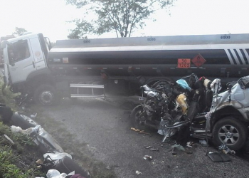 PE: oito mortos em colisão envolvendo caminhão e caminhonete