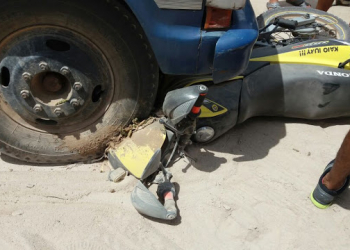 Homem morre e mulher fica gravemente ferida em acidente envolvendo moto e F-4000