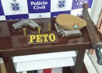 Coité – PM apresenta homem de 70 anos com armas a Delegacia, acusado de ter ameaçado jovem