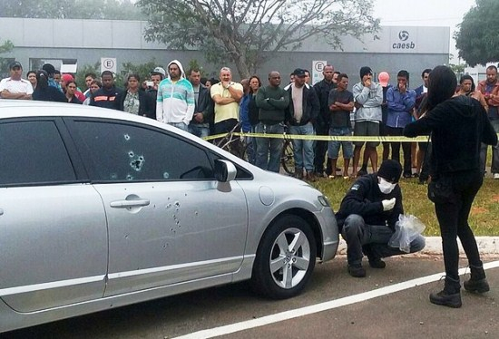 DF- Réu é morto pouco antes de ir a júri; carro levou mais de 50 tiros