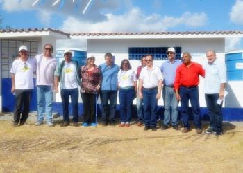 Representantes do Governo Federal e de cinco estados do Nordeste visitam experiência de água doce na comunidade de Mandassaia II
