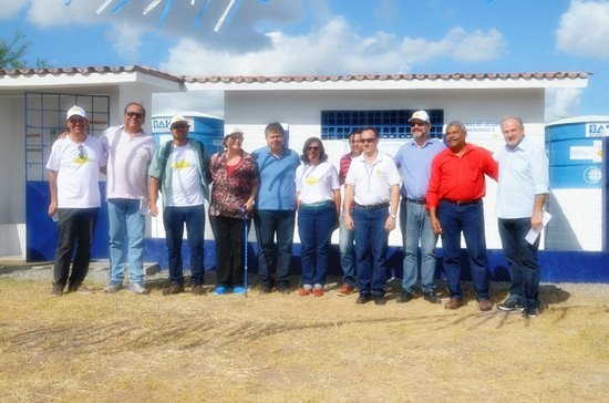 Representantes do Governo Federal e de cinco estados do Nordeste visitam experiência de água doce na comunidade de Mandassaia II