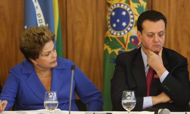 Dilma reconduz Pansera, Castro e Patrus Ananias e confirma exoneração de Kassab