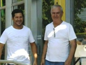 Cantor esqueceu o valor que era de um amigo sobre o balcão.