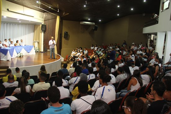 Prefeitura de Coité entrega cerca de 300 certificados aos concluintes de cursos profissionalizantes