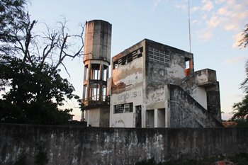 Situação é de abandono do imóvel que serve a EMBASA