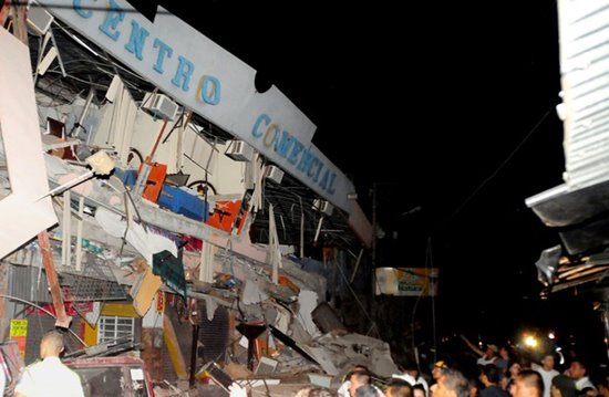 Mais de 230 mortos em terremoto no Equador