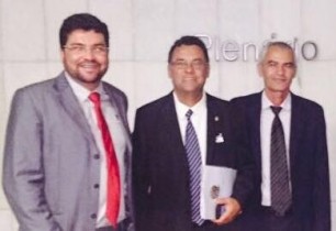 Marcinho (E) Jorge Martins e Danda em Brasilia lutado pela regulamentação dos garimpos