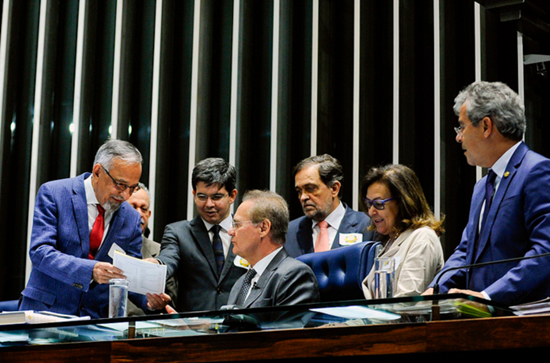 Começa a tramitar no Senado proposta que prevê eleições presidenciais diretas em outubro