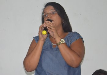 Doze partidos políticos se juntam e lançam uma professora pré-candidata a prefeita em Itaparica