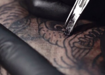 Pesquisadores criam tinta de tatuagem que pode ser facilmente apagada da pele