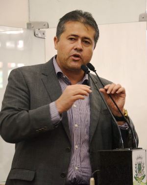 Mesmo não sendo da área da medicina, Alex tem se destacado, fazendo jus ao cargo de presidente da Comissão de Saúde da ALBA