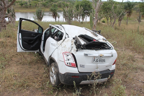 Sindicalista Urbano Carvalho sofre grave acidente na BA 120