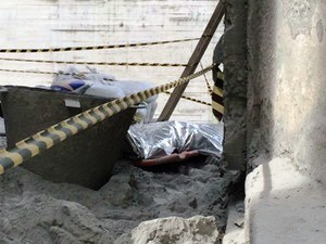 Desabamento em antiga fábrica de cimento deixa dois mortos, diz polícia