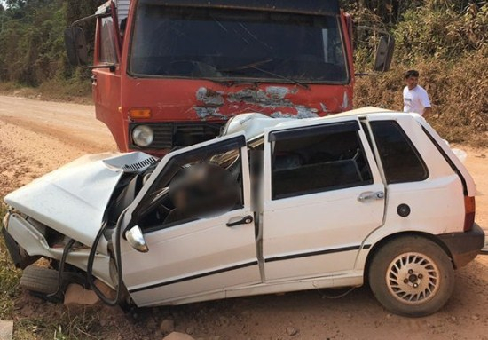 MT: colisão entre carro e caminhão matam 7 pessoas da mesma família