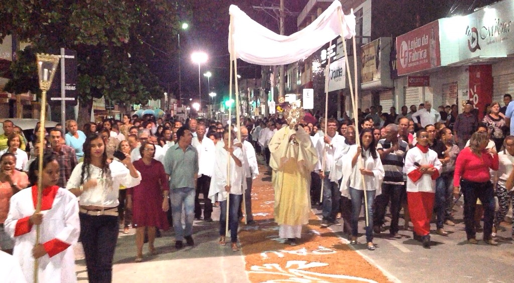 Fiéis celebram Dia de Corpus Christi em Coité. Veja como foi a transmissão