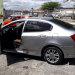 Homem é assasinado a tiros após ter carro interceptado por criminosos