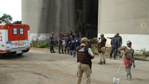 Falta de equipamento impede resgate de 2º vítima de soterramento em fábrica