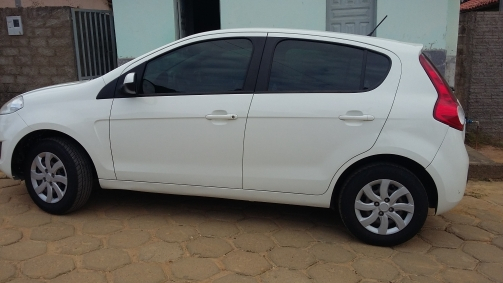 Carro da secretária de Assistência Social de Riachão do Jacuípe é roubado quando ela estava no salão de beleza