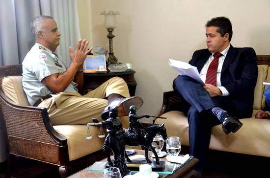 Em visita ao comandante geral da PM, Alex da Piatã pede uma CIPE para a região do Sisal