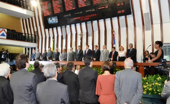 Alba ganha Frente Parlamentar da Indústria