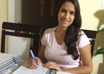 Convocada por engano para vaga em medicina é indenizada por faculdade