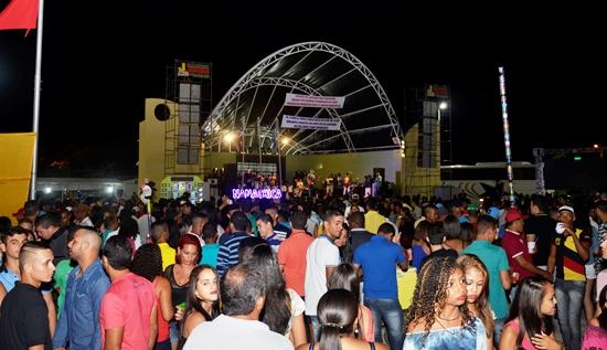 9 de maio em Nordestina um grande público curtiu os sucessos de Nanachica