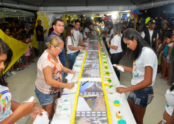 Nordestina  I – População de corta bolo de 31 metros para comemorar o 31º aniversário de Emancipação Política