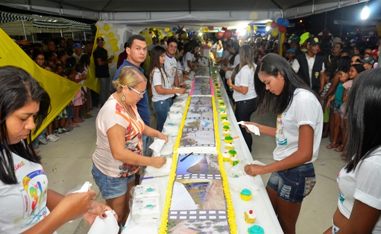 Nordestina  I – População de corta bolo de 31 metros para comemorar o 31º aniversário de Emancipação Política