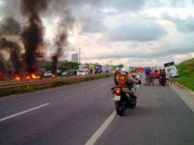 Protesto bloqueou rodovia BA-093 