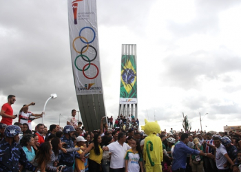 Capim Grosso – Monumento ganha bandeira do Brasil e dos Jogos Olímpicos para passagem da Tocha