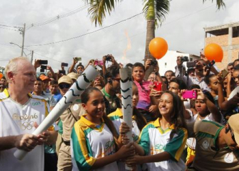 Tocha Olímpica chega à Bahia com festa em Teixeira de Freitas