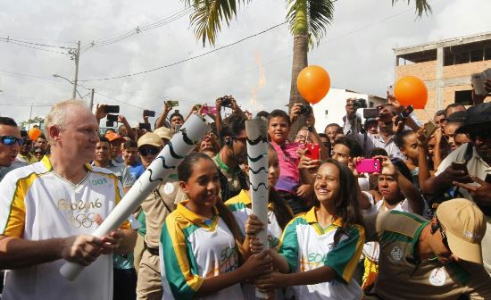 Tocha Olímpica chega à Bahia com festa em Teixeira de Freitas