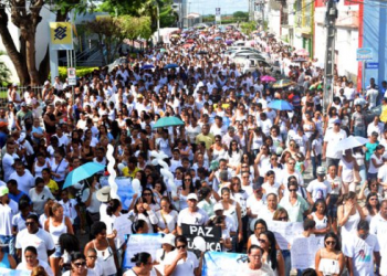 Santaluz- População faz protesto contra a violência no município e pede solução de crime “contra professores”